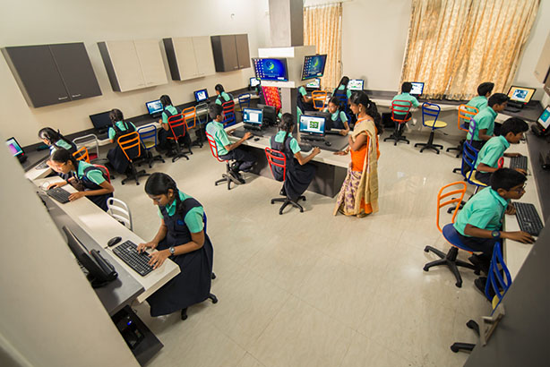 computer lab image - Suguna International School